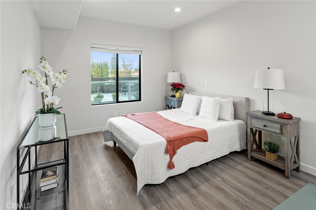 419 N Chandler Avenue 605