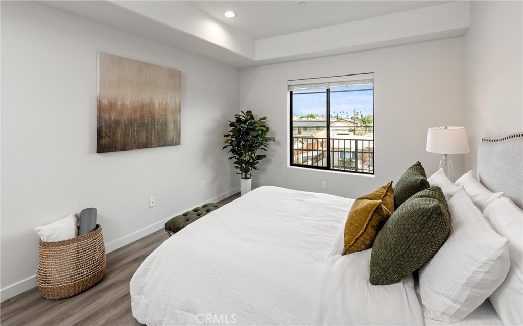 419 N Chandler Avenue 605