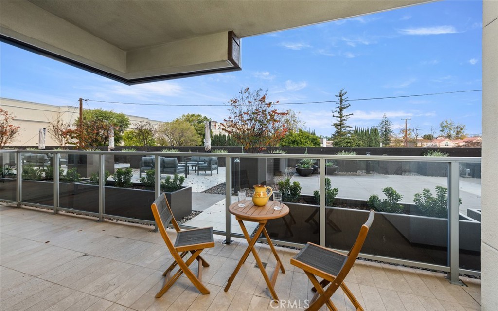 419 N Chandler Avenue 605
