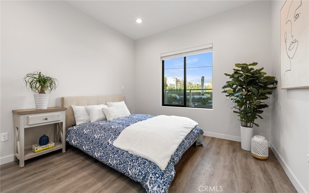 419 N Chandler Avenue 605
