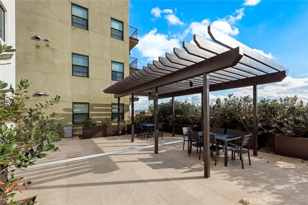 419 N Chandler Avenue 605