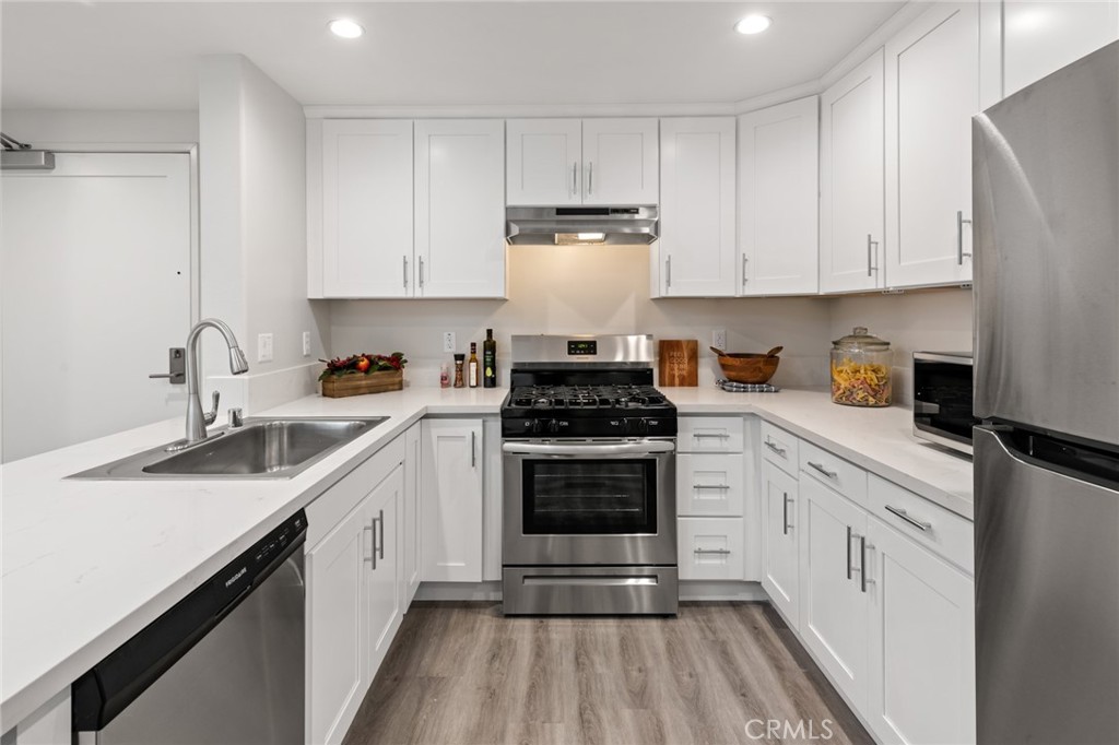 419 N Chandler Avenue 607