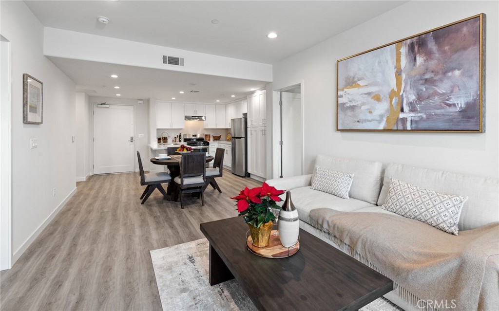 419 N Chandler Avenue 607