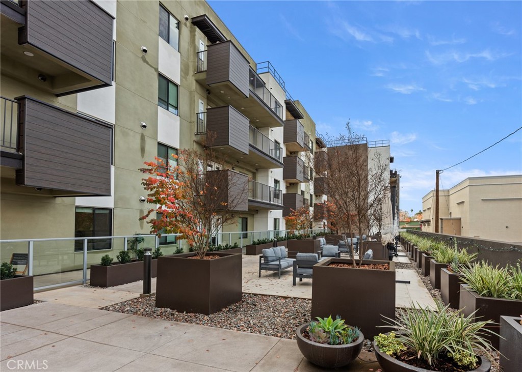 419 N Chandler Avenue 607