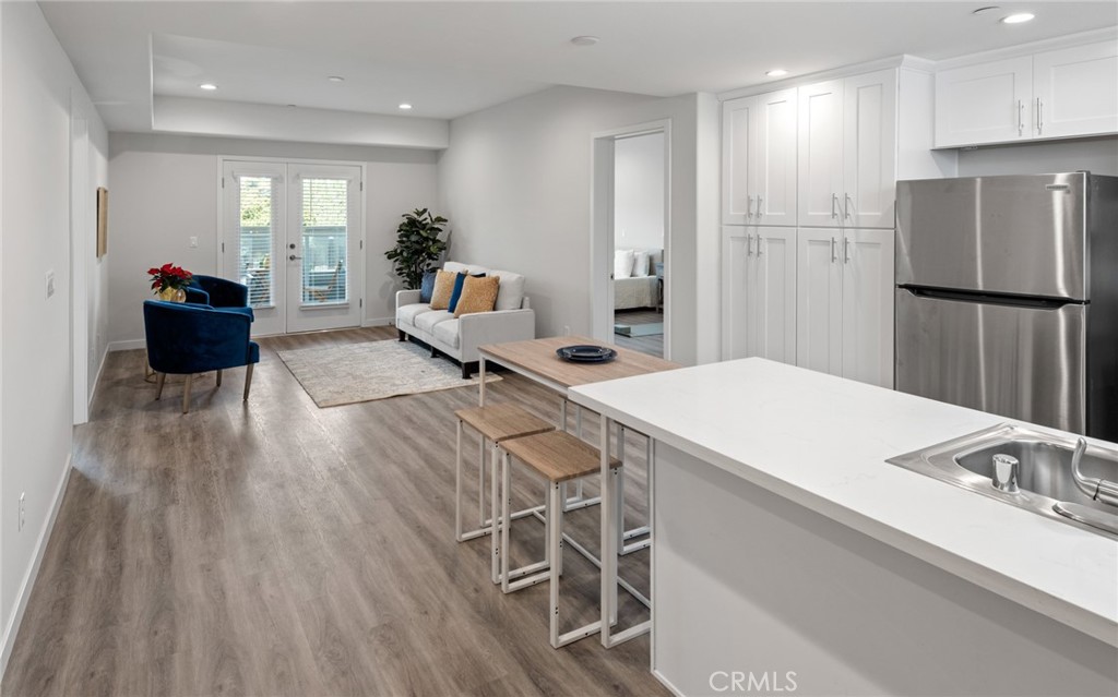 419 N Chandler Avenue 607