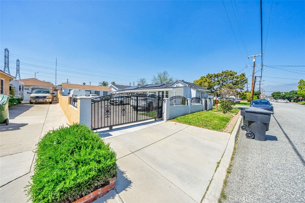 4817 Bartlett Avenue