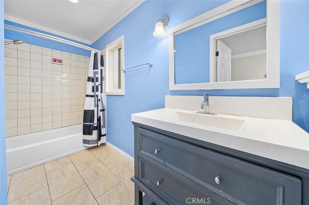 4817 Bartlett Avenue