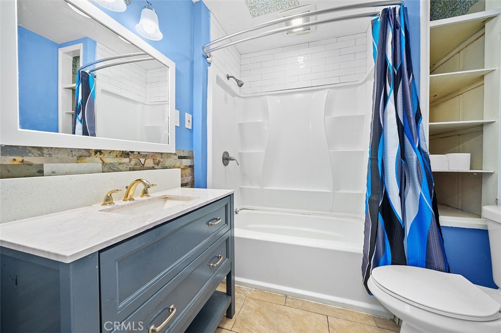 4817 Bartlett Avenue