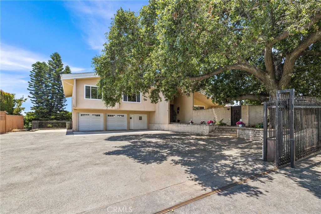 1820 Sharpless Drive