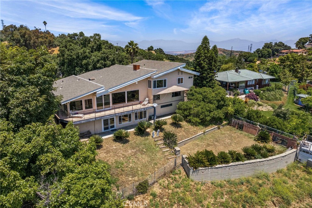 1820 Sharpless Drive