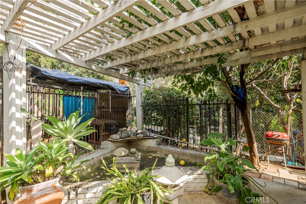 180 Pleasanthome Drive