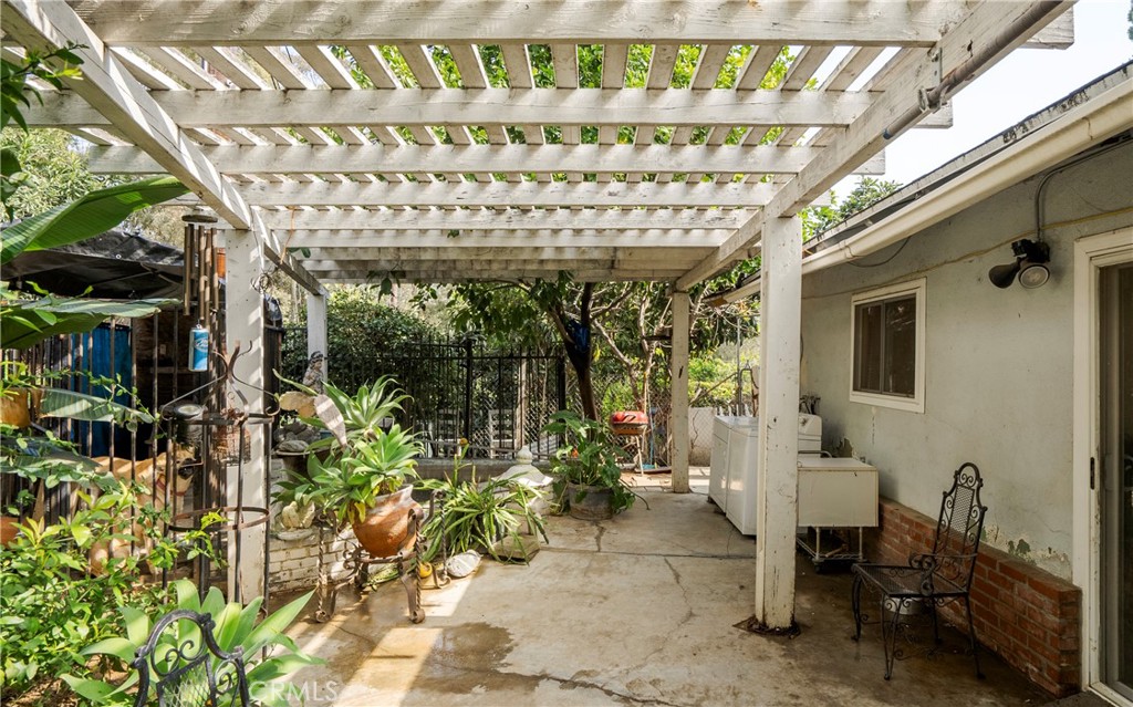 180 Pleasanthome Drive