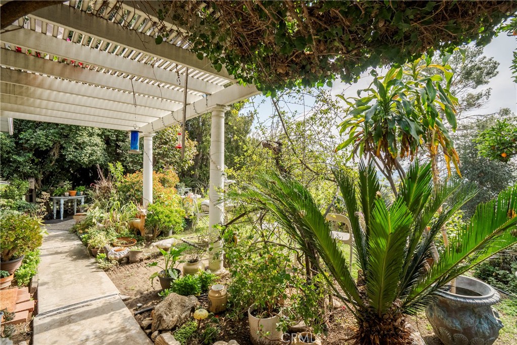 180 Pleasanthome Drive