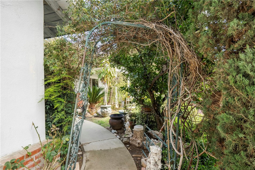 180 Pleasanthome Drive