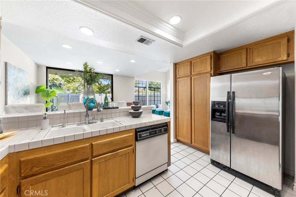 1400 Bodega Way 3