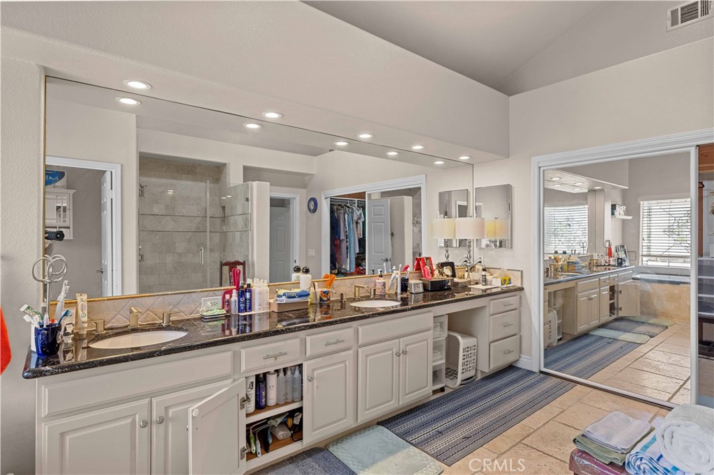 1601 Lancaster Circle