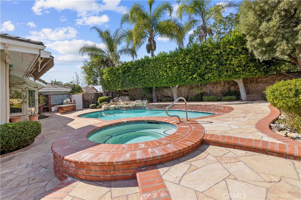 1601 Lancaster Circle