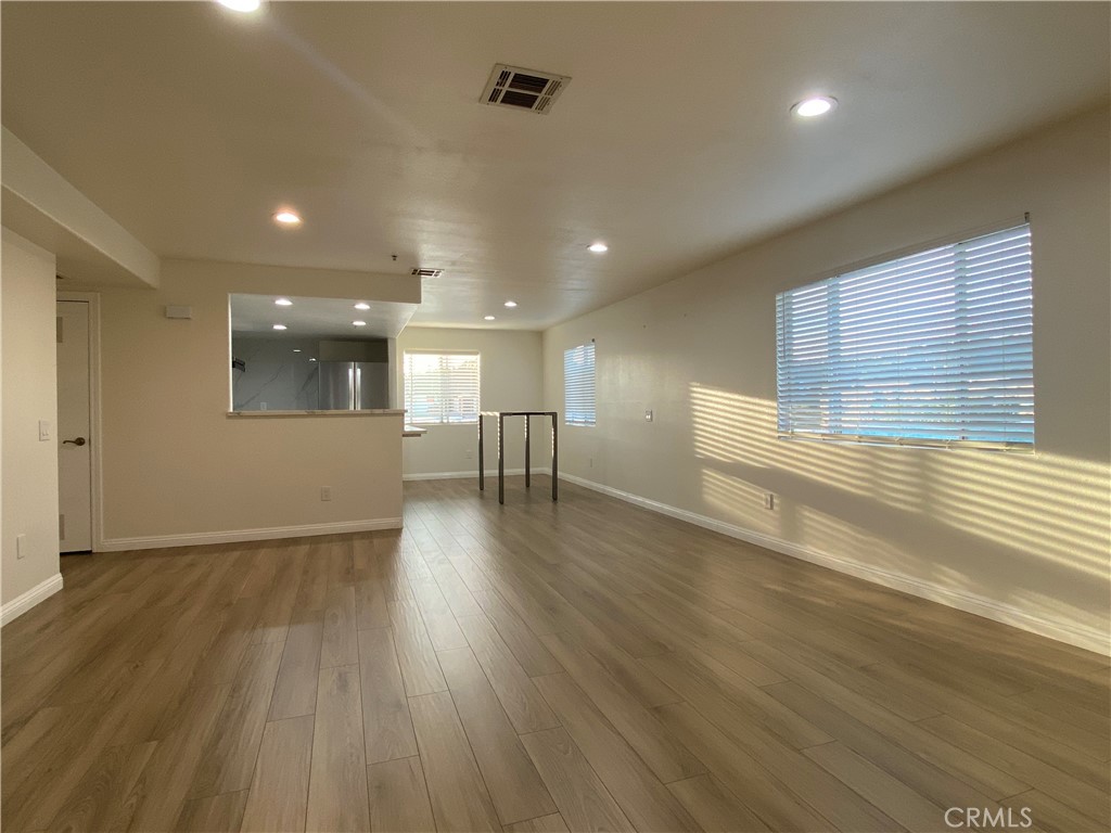 4641 Huntington Drive S 203