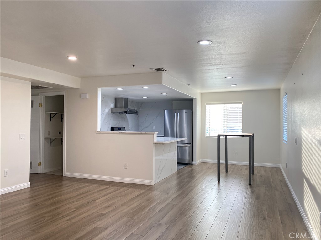 4641 Huntington Drive S 203