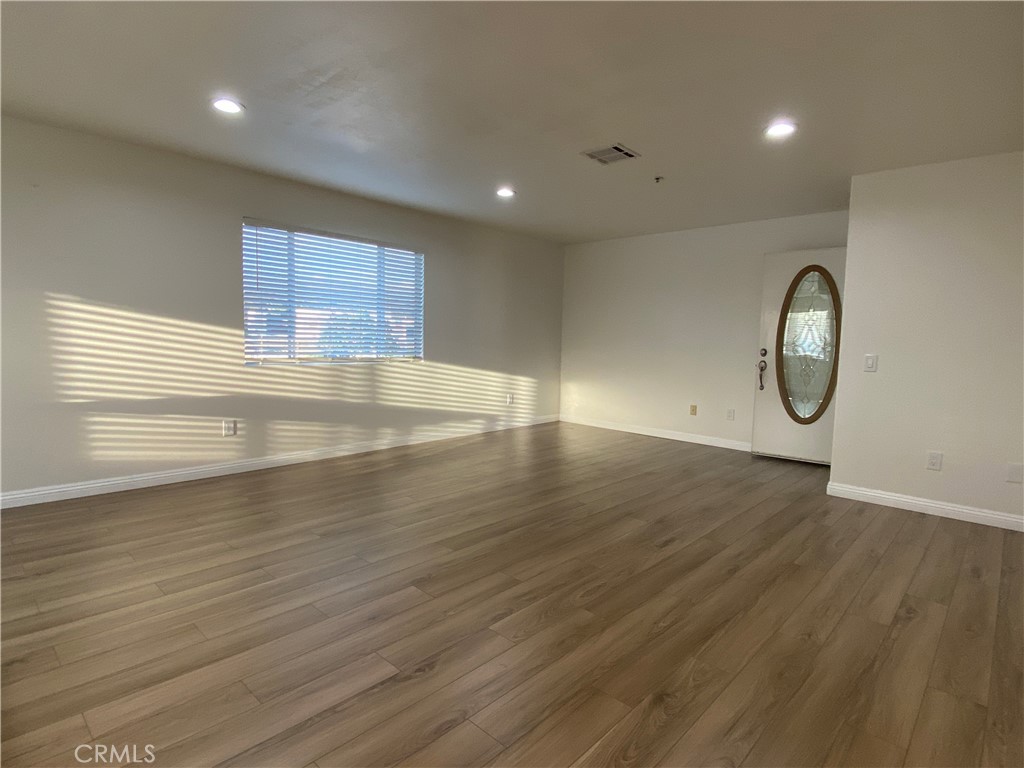 4641 Huntington Drive S 203