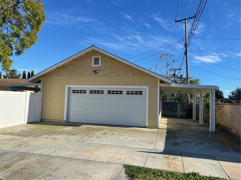 307 N El Molino Street
