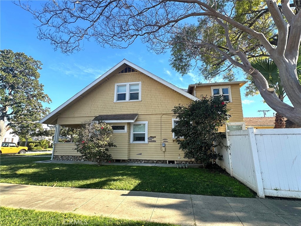 307 N El Molino Street