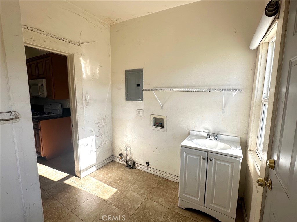 307 N El Molino Street