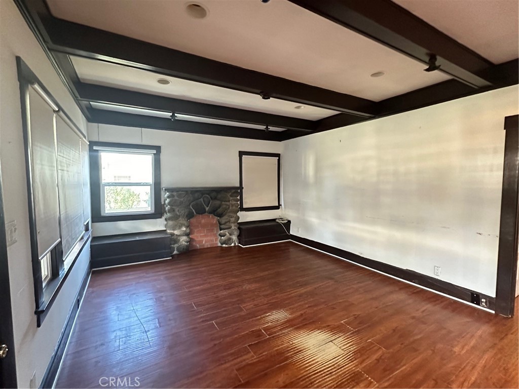 307 N El Molino Street