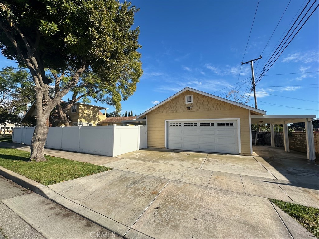 307 N El Molino Street