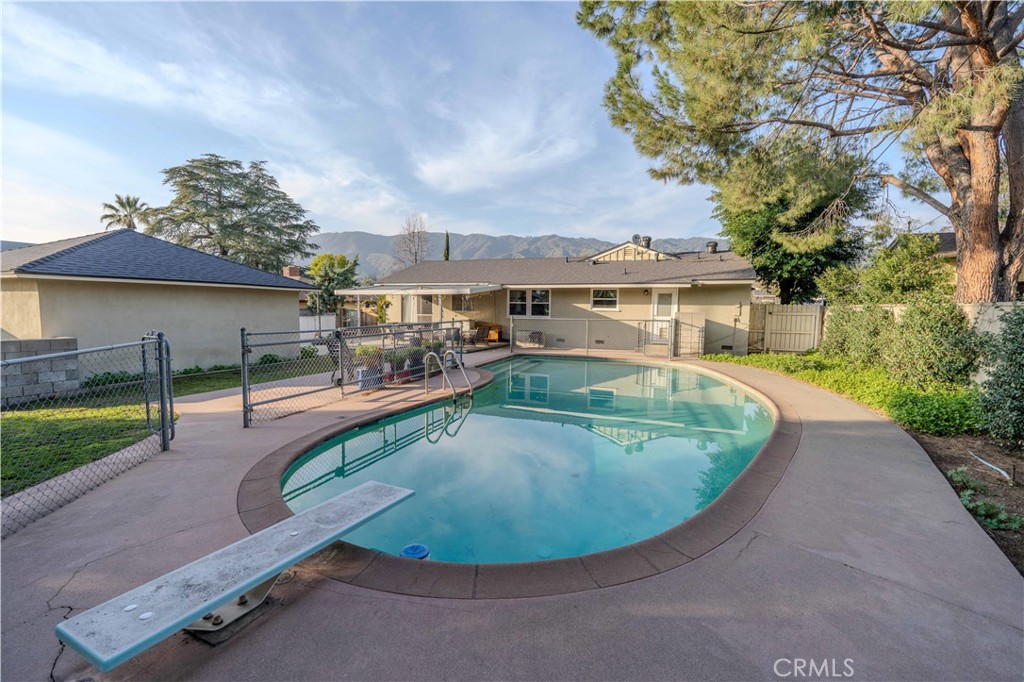 850 E Cypress Avenue