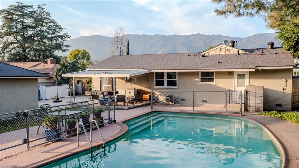 850 E Cypress Avenue