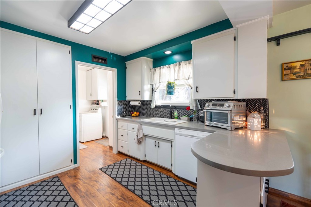 850 E Cypress Avenue