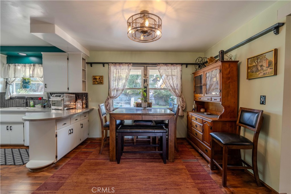 850 E Cypress Avenue