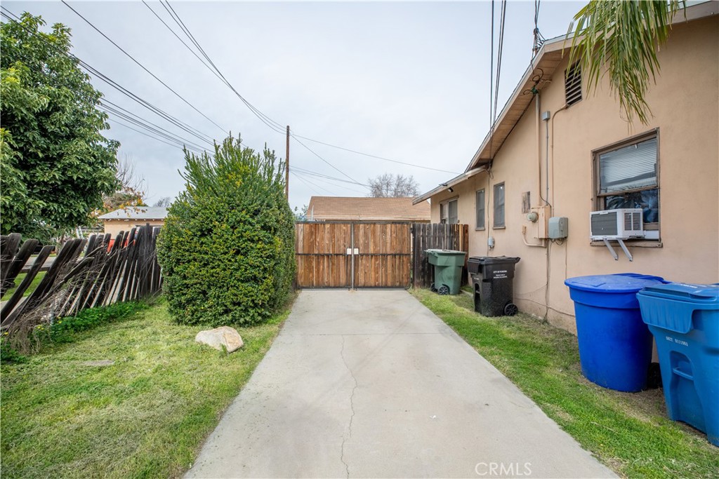 883 E Columbia Avenue