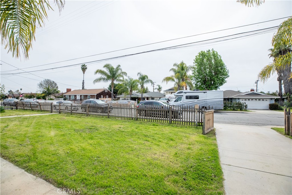 883 E Columbia Avenue