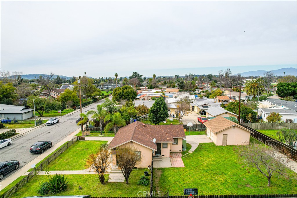 883 E Columbia Avenue