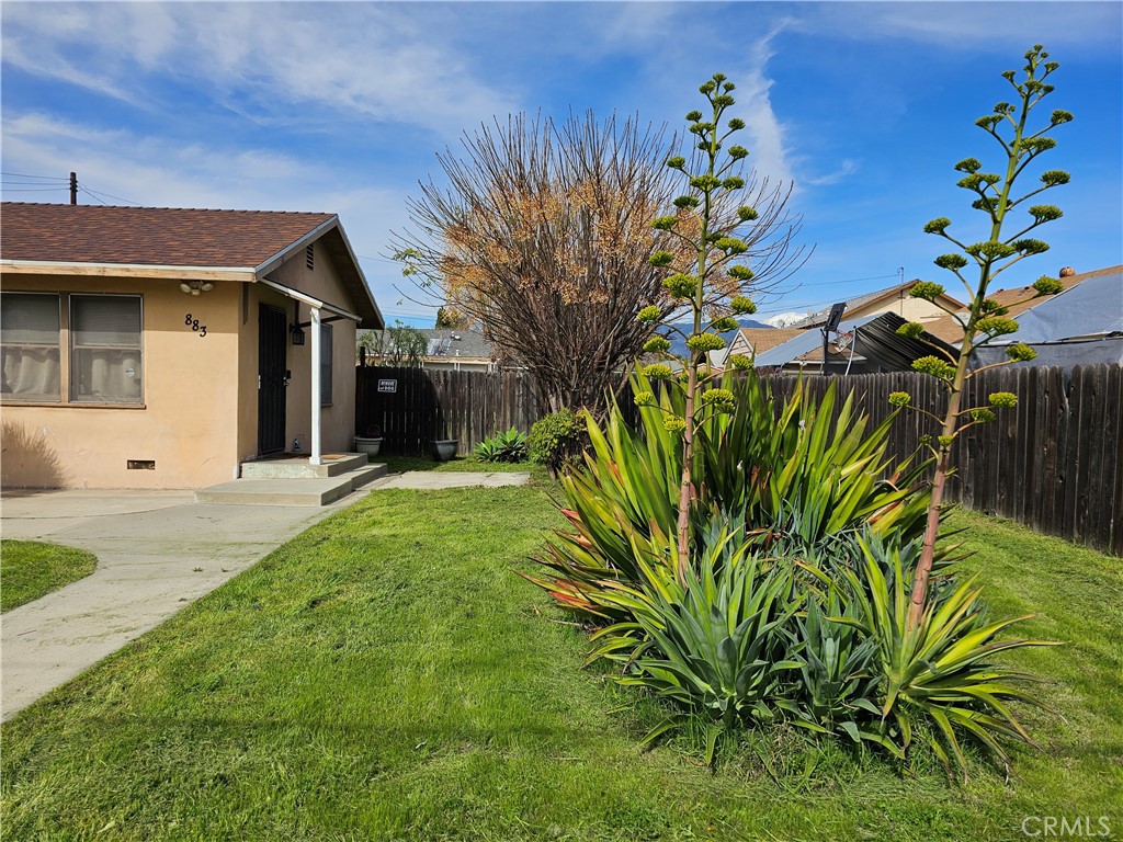 883 E Columbia Avenue