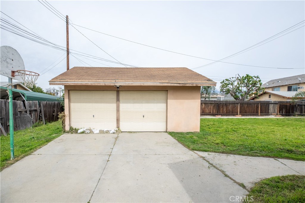 883 E Columbia Avenue