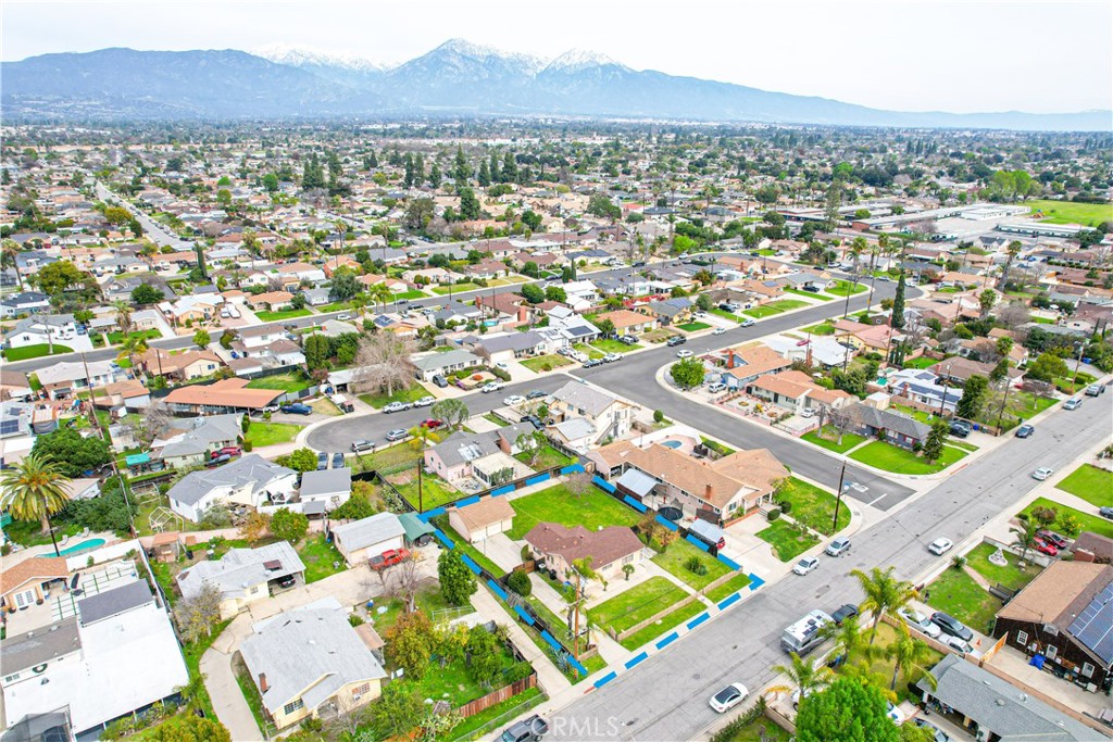 883 E Columbia Avenue