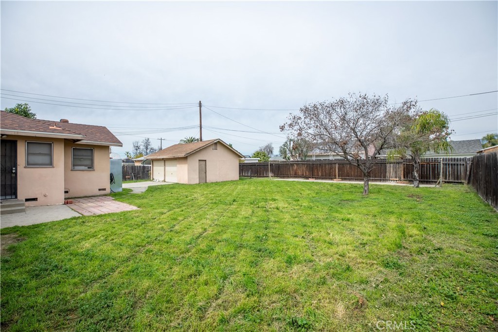 883 E Columbia Avenue