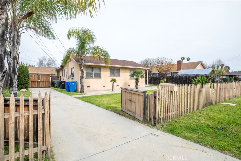 883 E Columbia Avenue