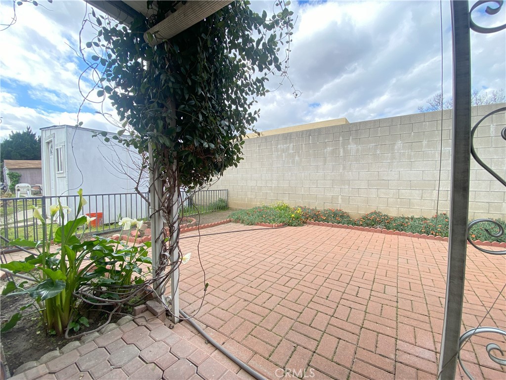 1601 South Garey Avenue 3
