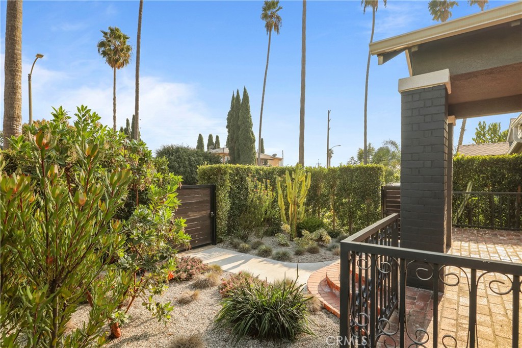 1507 S Mansfield Avenue