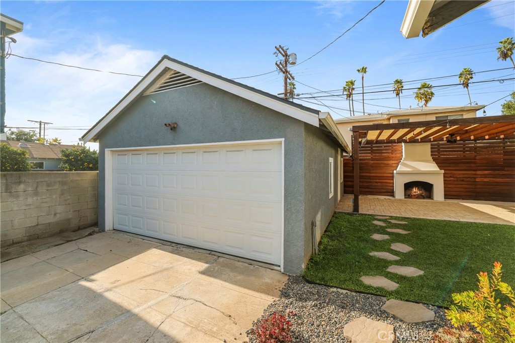 1507 S Mansfield Avenue