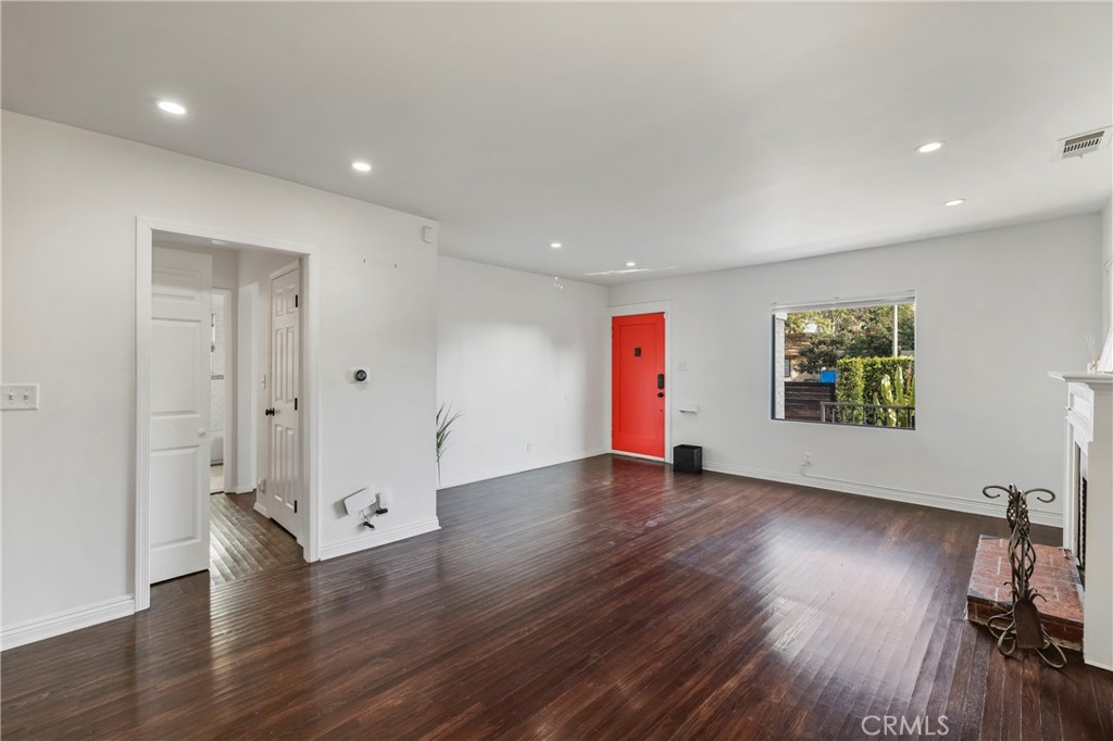 1507 S Mansfield Avenue