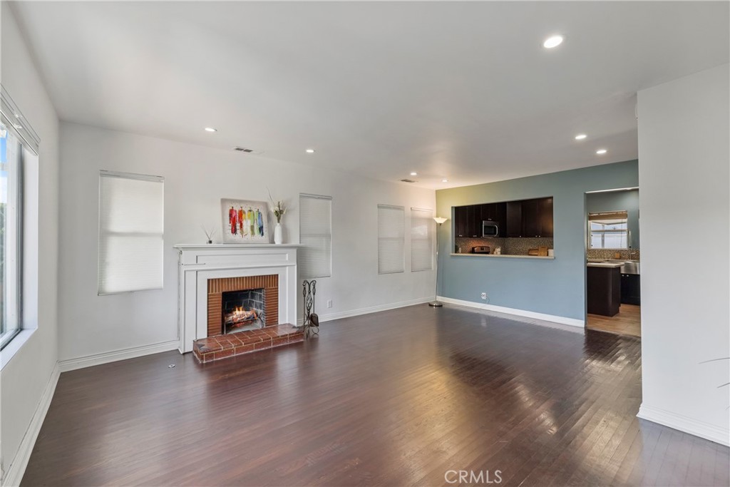 1507 S Mansfield Avenue