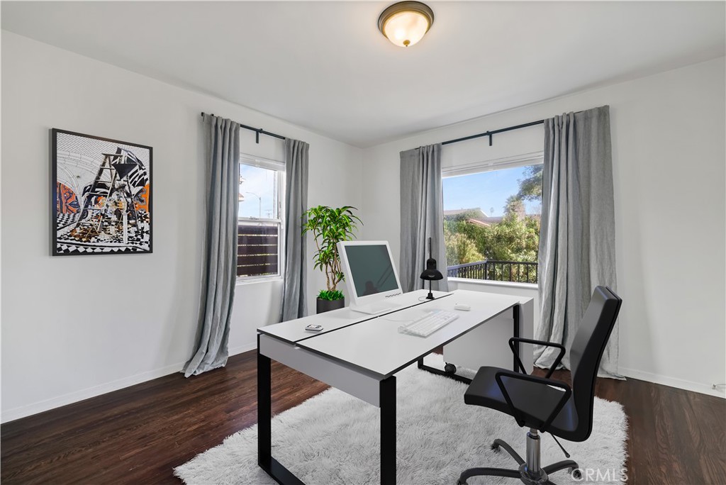 1507 S Mansfield Avenue