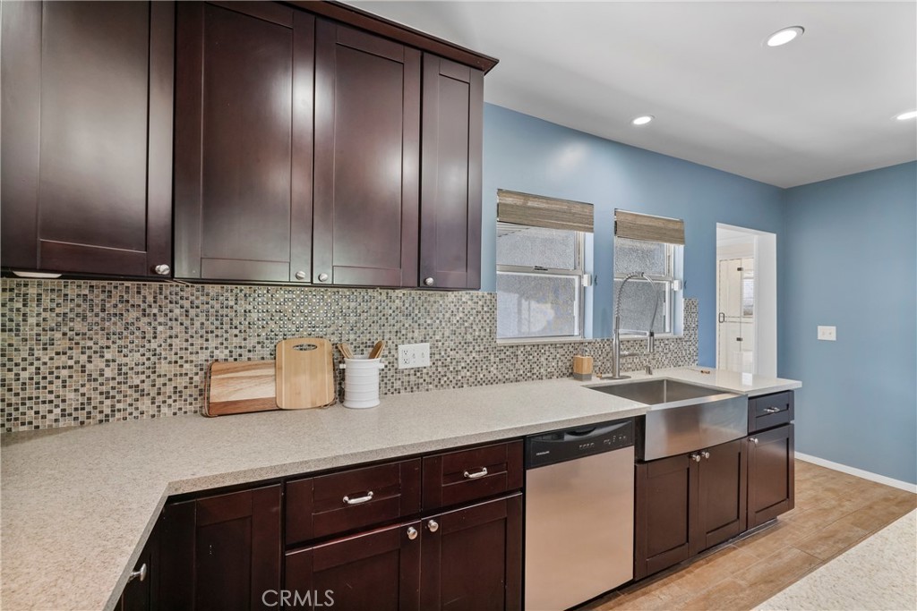 1507 S Mansfield Avenue