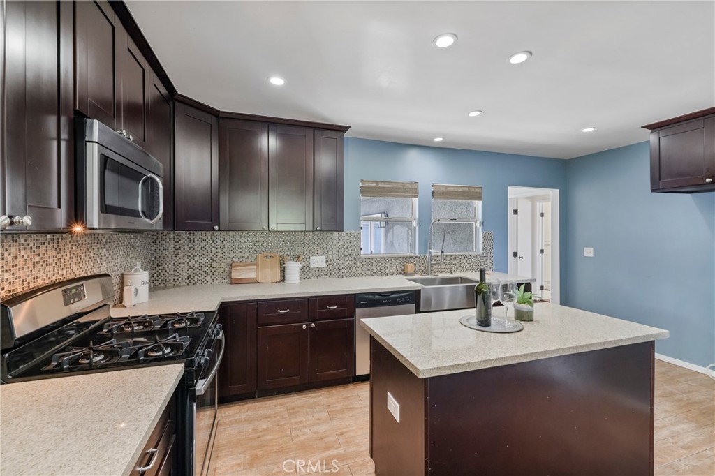 1507 S Mansfield Avenue