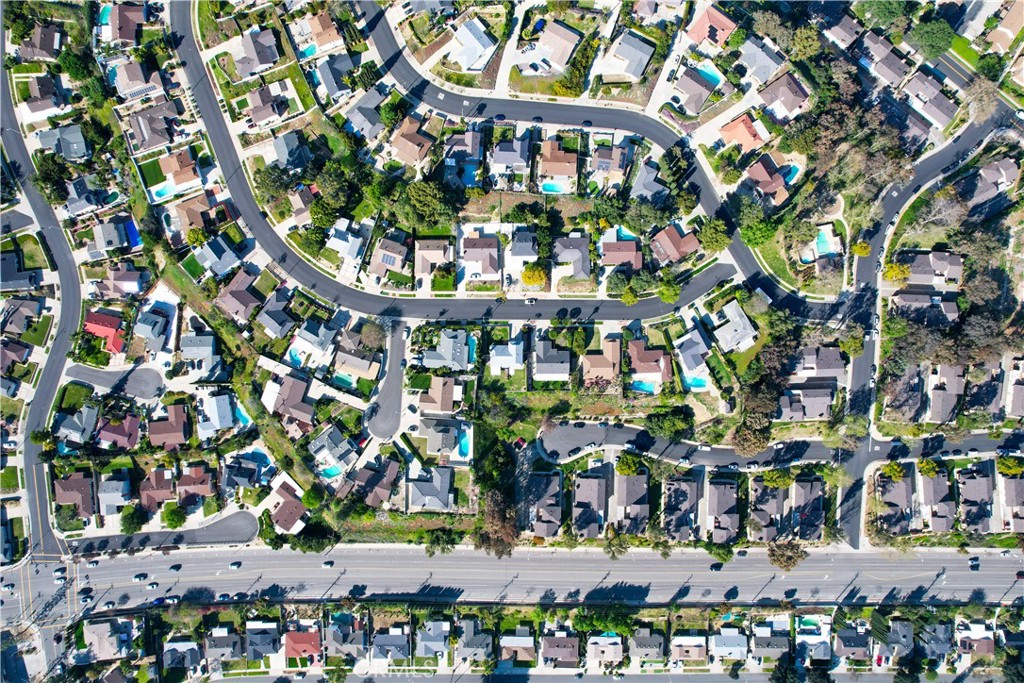 2118 Tierra Loma Drive